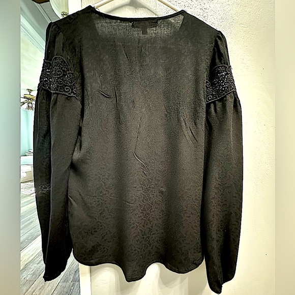 💝 Cute lace trimmed long sleeve top like new condition never worn. - Picture 6 of 7